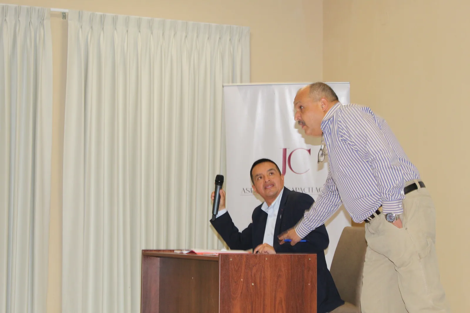 Evento académico organizado por JC Asesoría & Capacitación